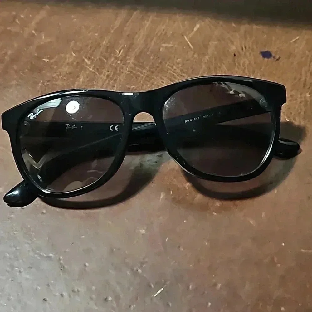 Ray Ban RB4184F Sunglasses with Hard Case